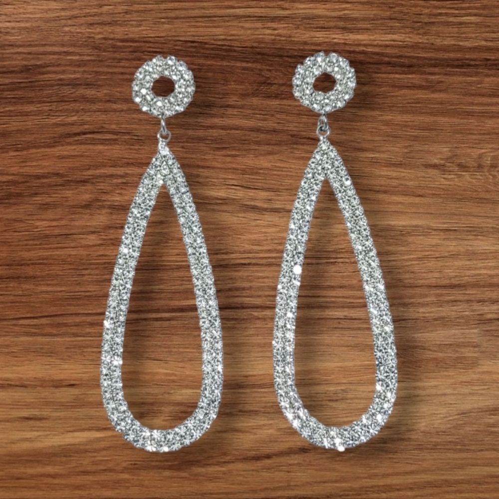 Elegant Long Clear Crystal Teardrop Earrings New - Picture 2 of 3